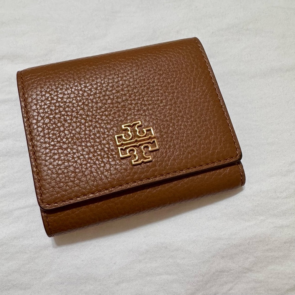 Tory Burch Brown Leather Smaller size Wallet - perfect